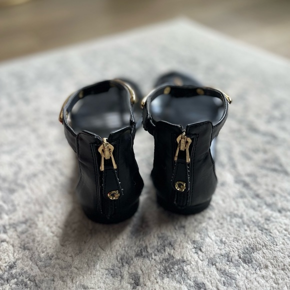 Guess tawny Sandals, Black and Gold, size 6 1/2 - Picture 3 of 5